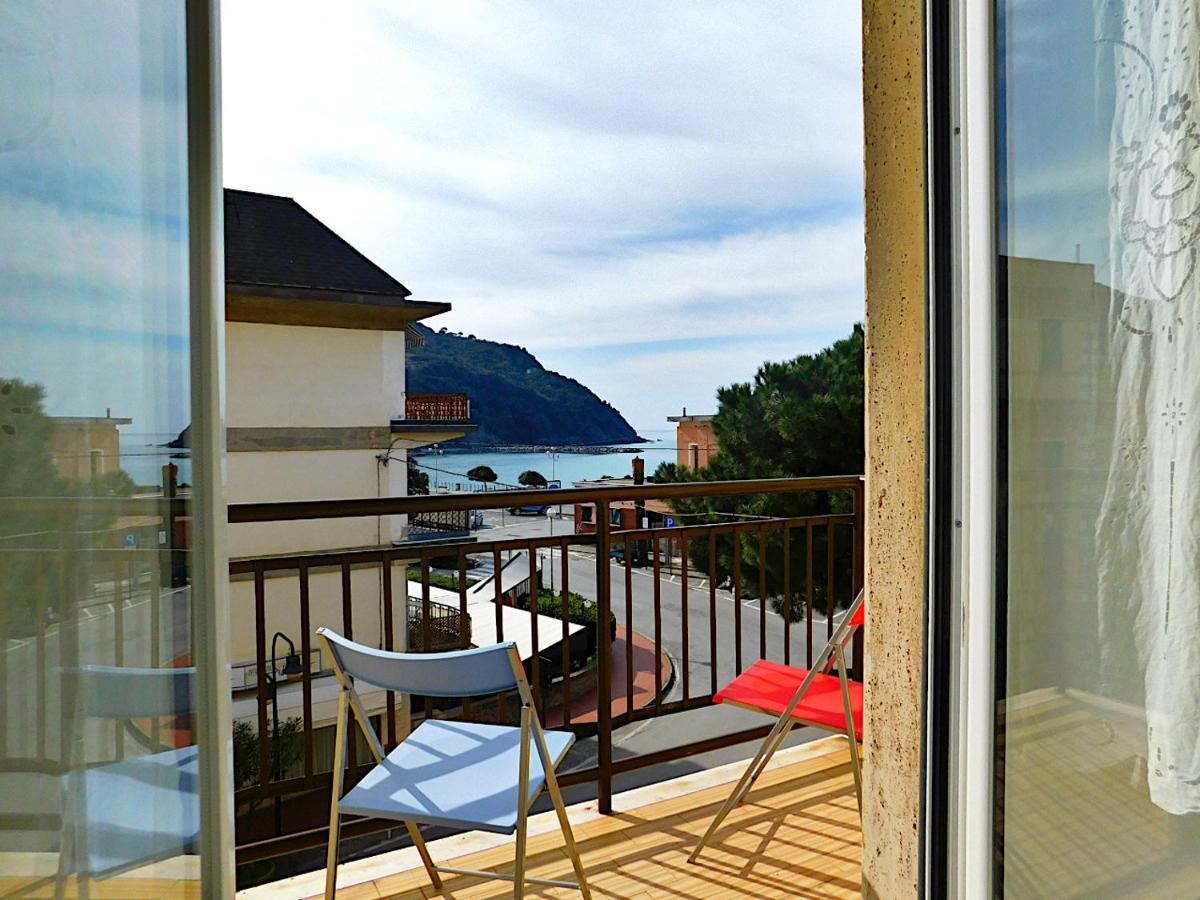 Aloha House!!! Leilighet Levanto Eksteriør bilde